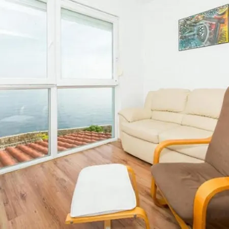 Nice View Apartment- Two-bedroom شقة دوبروفينك
